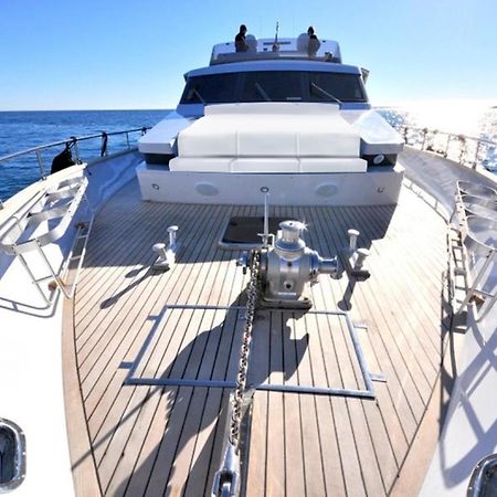 BOAT&BREAKFAST LUCRETIA, LUXURY yacht Hotel Arbatax Bagian luar foto