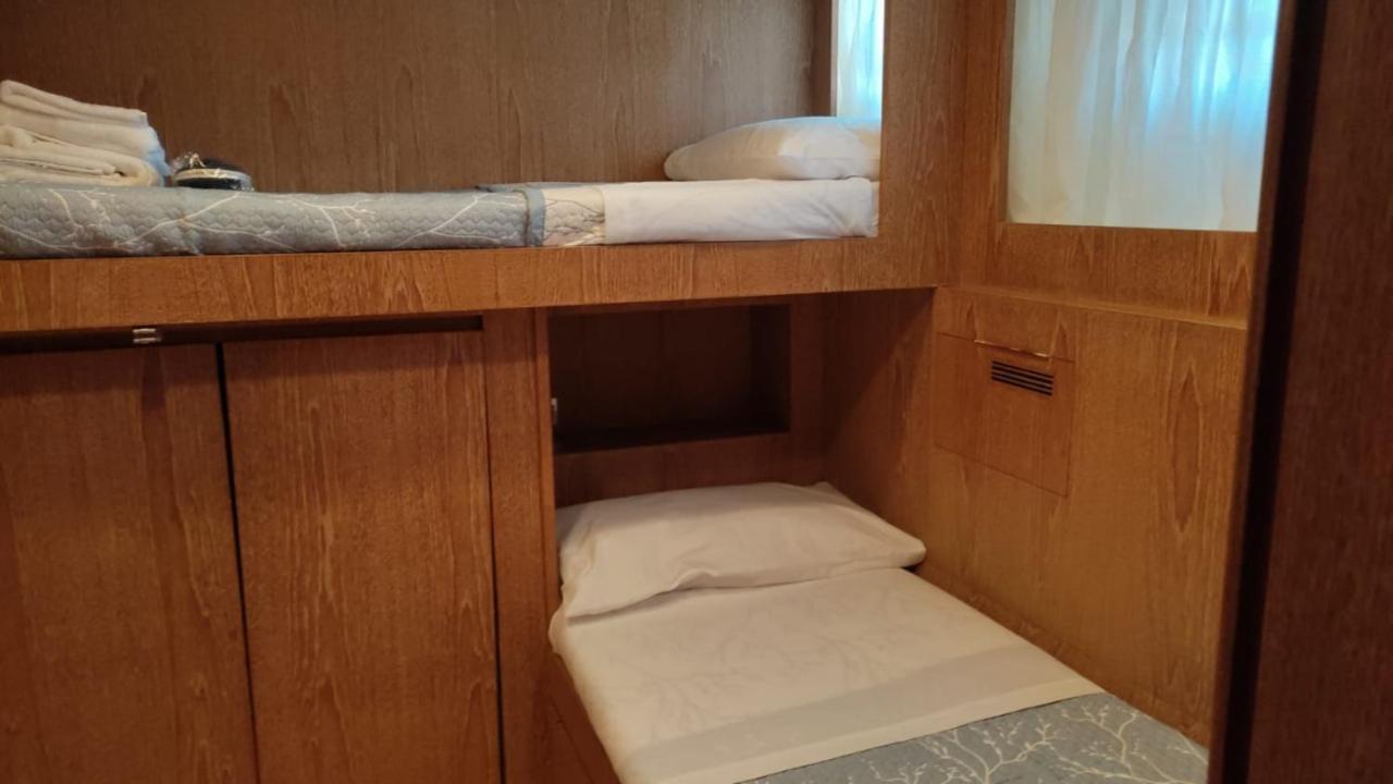 BOAT&BREAKFAST LUCRETIA, LUXURY yacht Hotel Arbatax Bagian luar foto