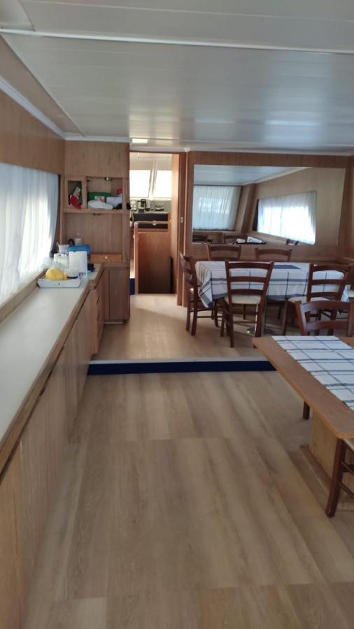 BOAT&BREAKFAST LUCRETIA, LUXURY yacht Hotel Arbatax Bagian luar foto